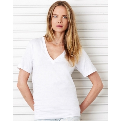 Podkoszulek z głębokim dekoltem v-neck