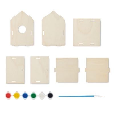 Drewniany domek dla ptaków diy