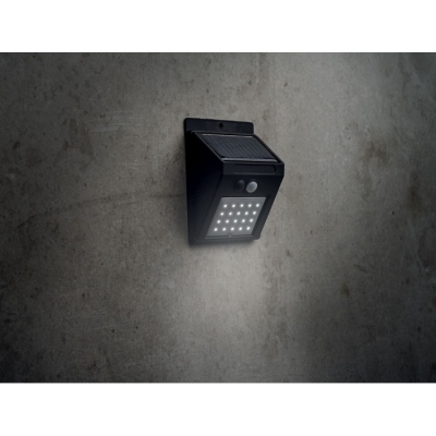Solarna lampa led z czujnikami