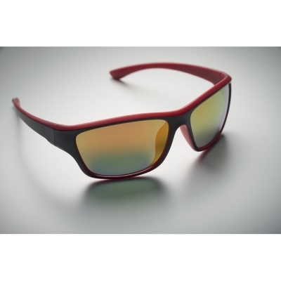 Lustrzane sportowe okulary prze