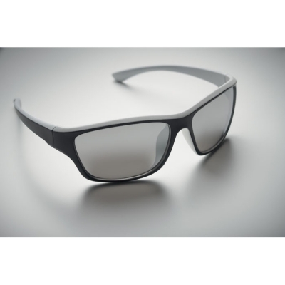 Lustrzane sportowe okulary prze