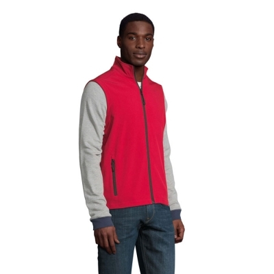 Race bw men softshell