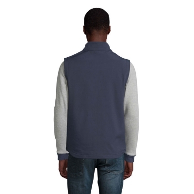 Race bw men softshell