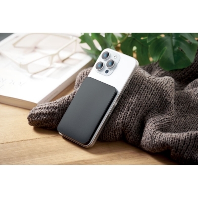 Smukły magnetyczny powerbank 20w